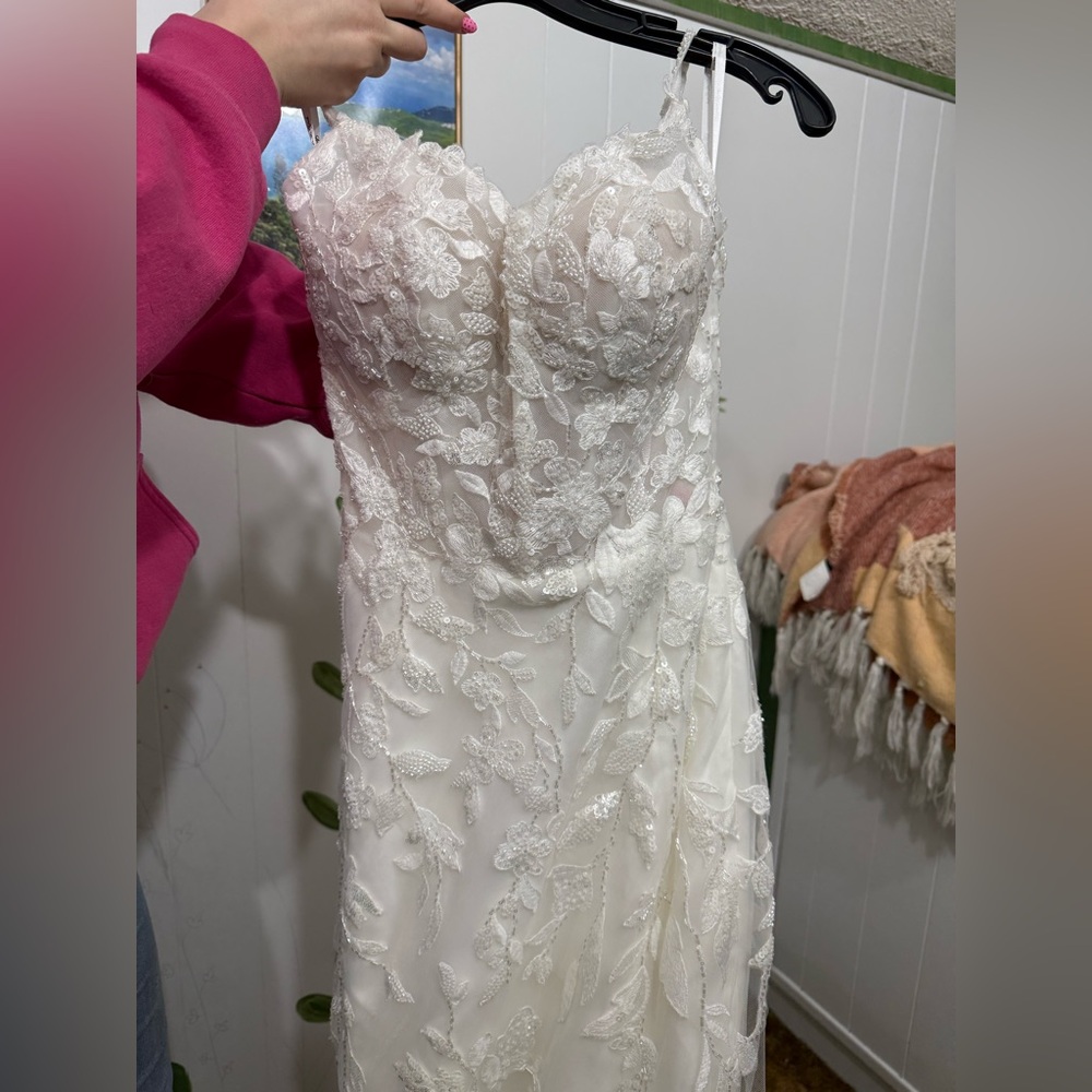 Elegant White Wedding Dress